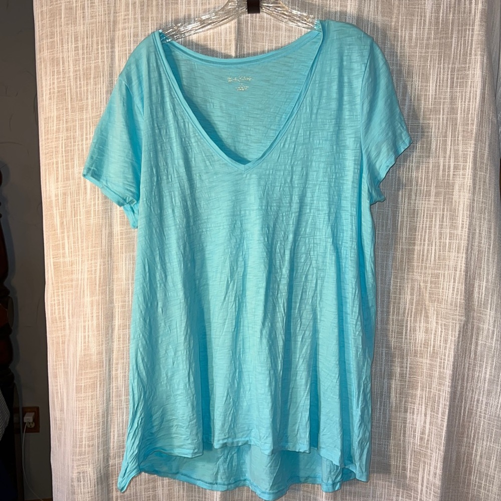Lilly Pulitzer Etta vneck T-shirt top